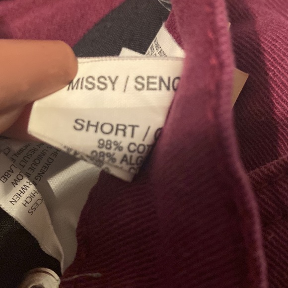 Gloria Vanderbilt burgundy jeans - Picture 3 of 3